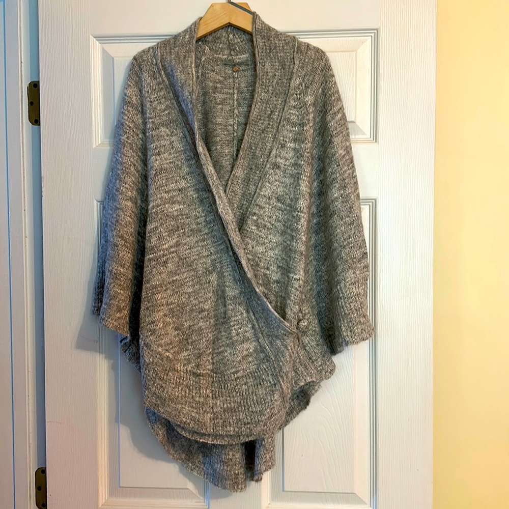 Anthropologie poncho sweater